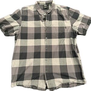 Men's Black and Gray Oakley shirt